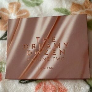 LAWLESS Dreamy Dozen Volume Two Eyeshadow Palette - Soft Pink